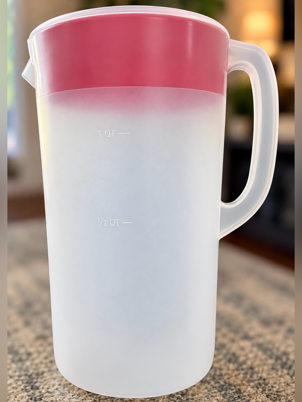 Vintage Rubbermaid 1 Gallon Pitcher 3.8L Red Burgundy Lid Made in USA Retired